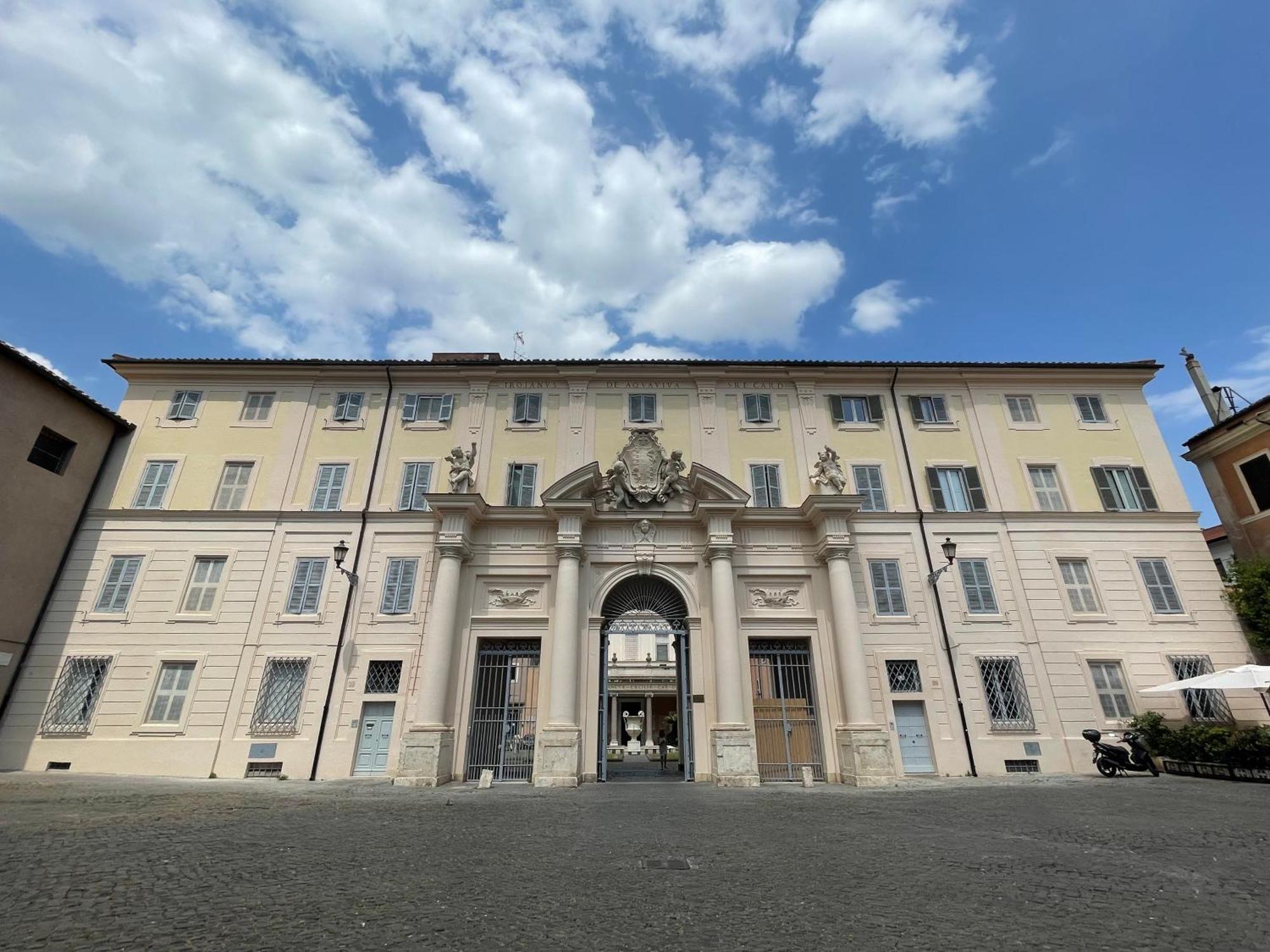 Casa Cecilia Roma, Rome